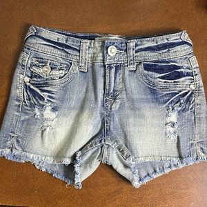 338 -Womans / Juniors Jean Shorts - No Boundaries